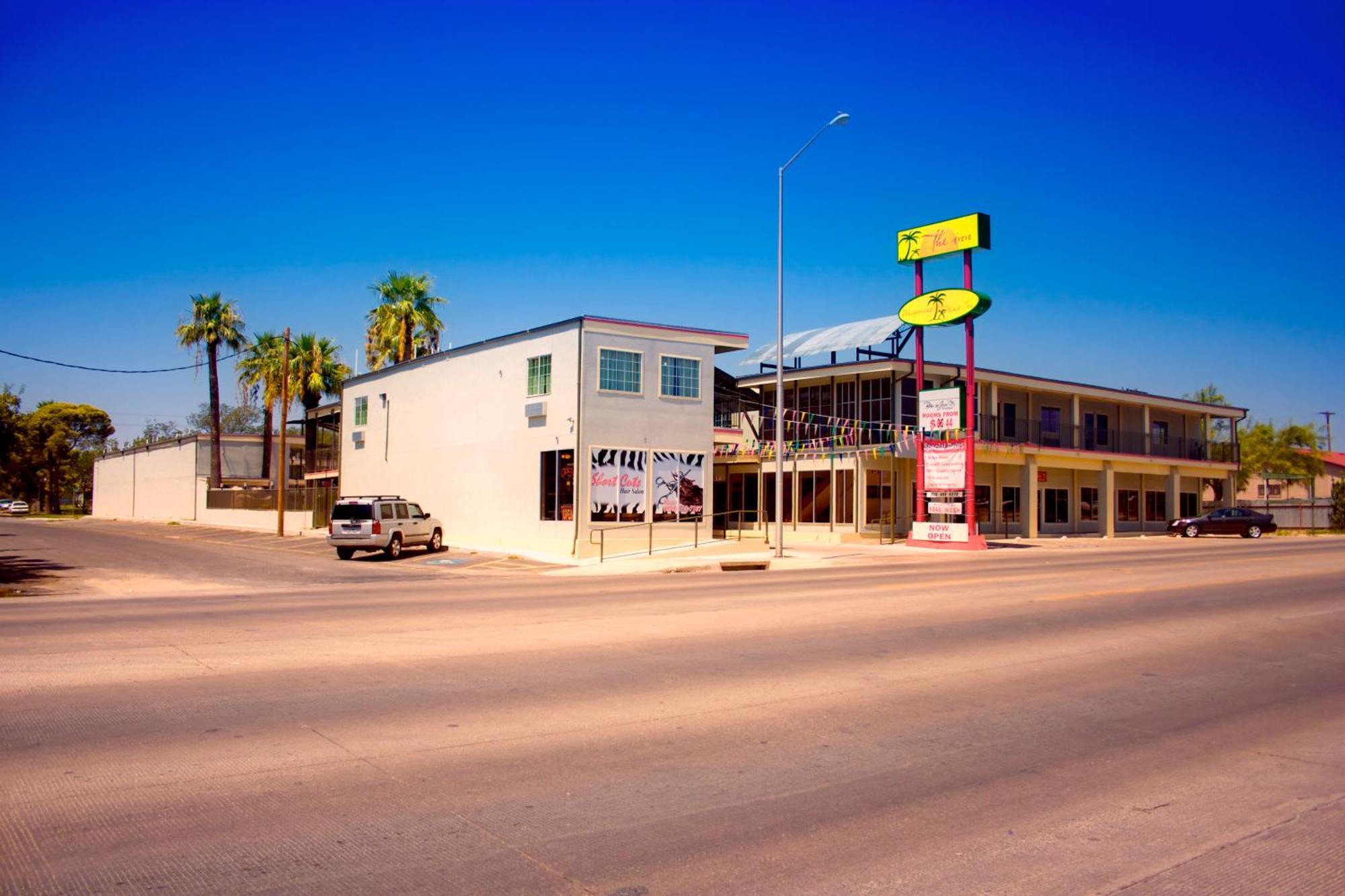 Whispering Palms Inn Del Rio Exterior photo